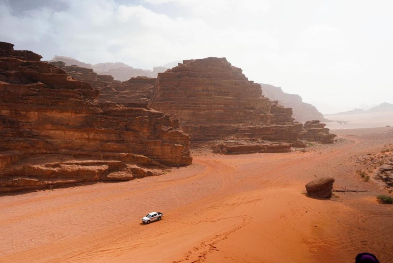 Wadi Rum-Bedouin Tents And Jeep Tours Kültér fotó