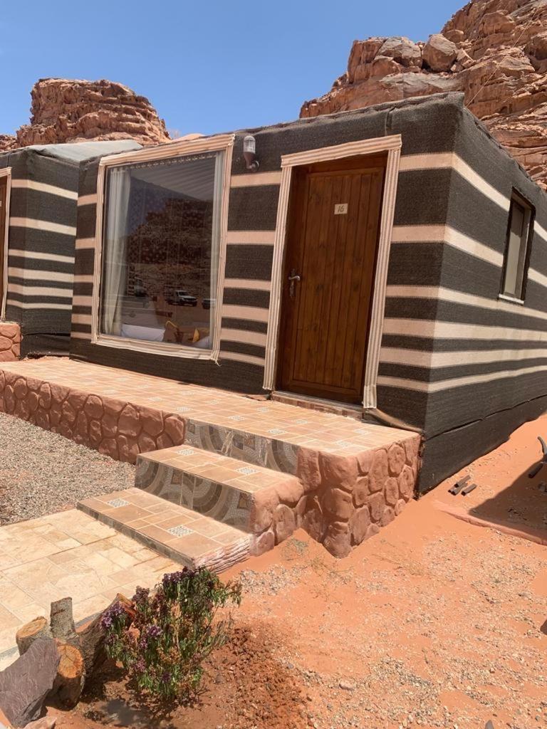 Wadi Rum-Bedouin Tents And Jeep Tours Kültér fotó